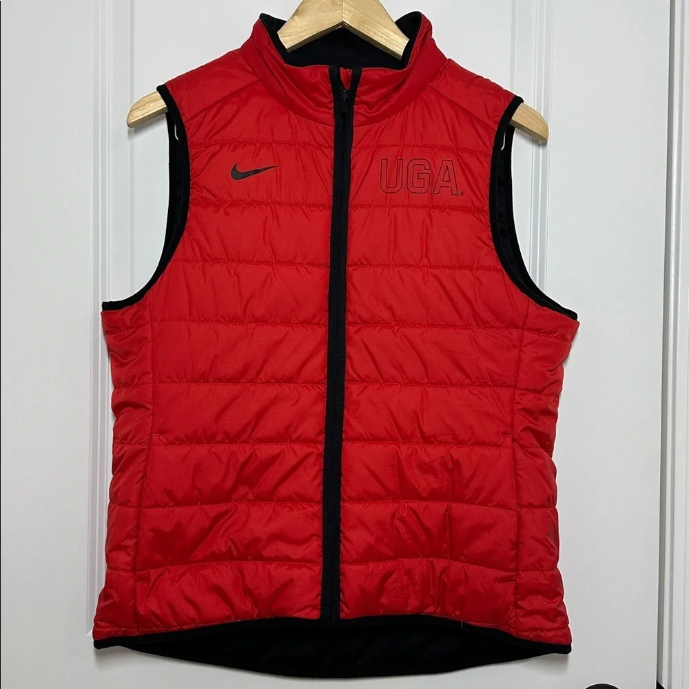 Nike Shield Women’s UGA Reversible Puffer Vest Red/Black L